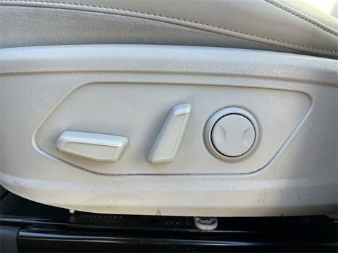 Certified 2022 Kia Sorento SX image 12