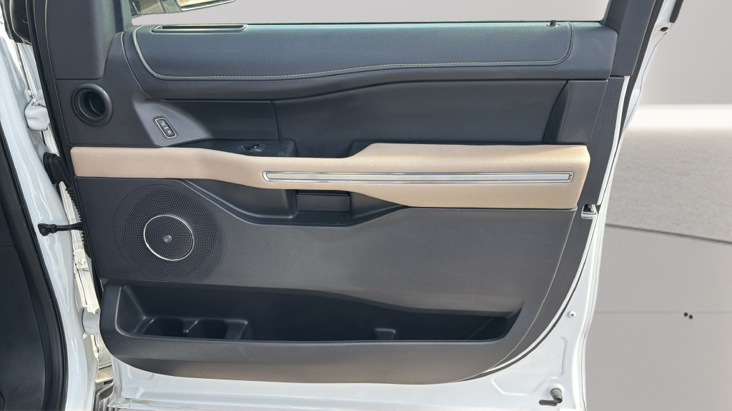 Used 2024 Ford Expedition Limited RWD image 28