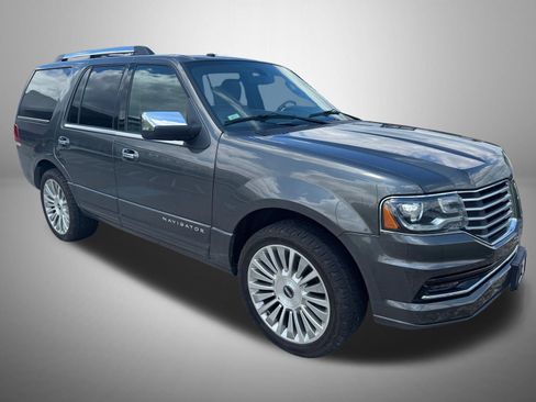 Used 2015 Lincoln Navigator 4WD image 1