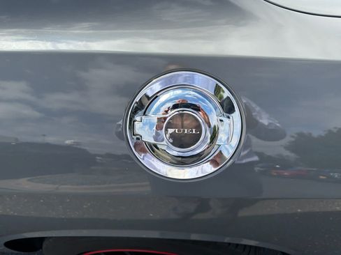 Used 2018 Dodge Challenger SXT RWD image 10