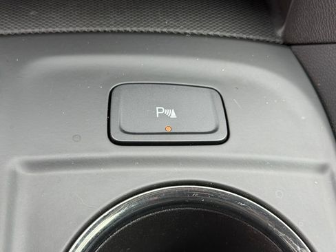 Used 2024 Chevrolet Equinox RS FWD image 11