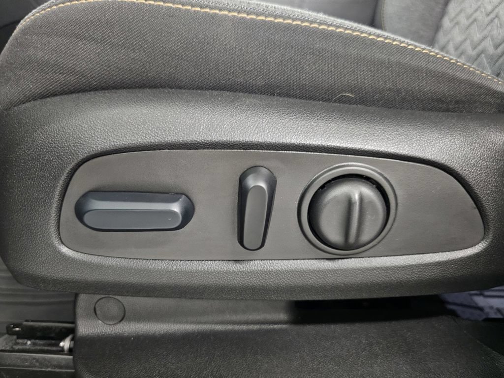 Used 2024 Chevrolet Equinox LT w/ LPO, Floor Liner Package AWD/4WD image 15
