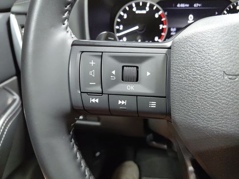 Used 2025 Nissan Rogue SV w/ SV Premium Package AWD/4WD image 38