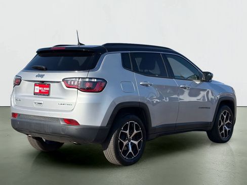 Used 2025 Jeep Compass Limited AWD/4WD image 4