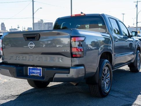 Certified 2025 Nissan Frontier SV image 6