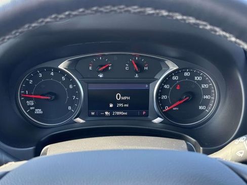 Used 2024 GMC Terrain SLT image 17