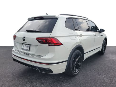 Used 2023 Volkswagen Tiguan SE R-Line FWD image 3