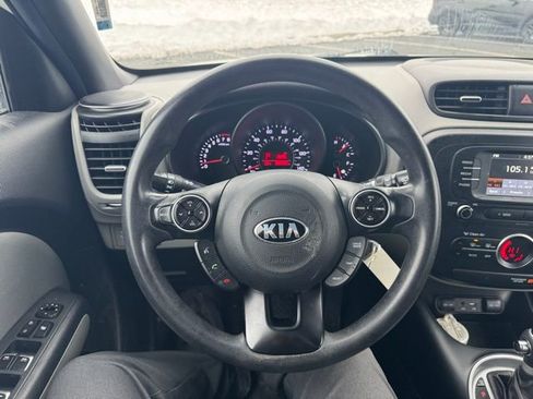 Used 2017 Kia Soul + FWD image 11