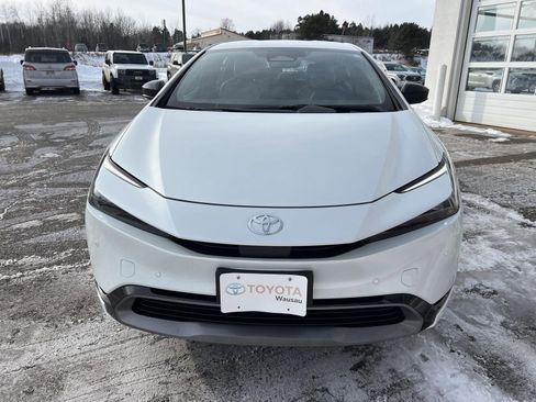Used 2025 Toyota Prius XLE image 8