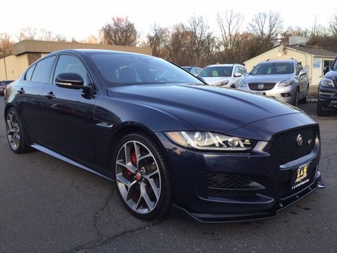 Used 2018 Jaguar XE R-Sport image 3