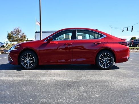 New 2025 Lexus ES 300h w/ Premium Package image 4