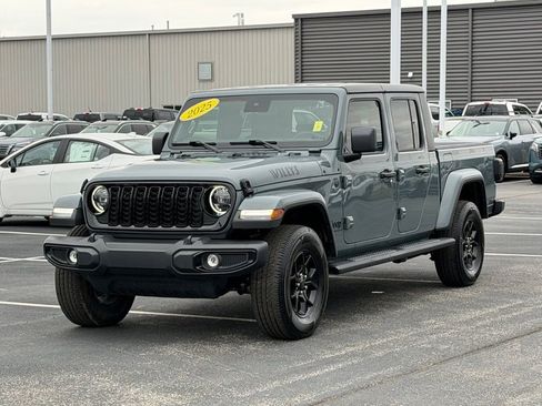 Used 2025 Jeep Gladiator Willys image 10