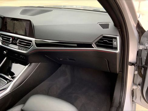 Used 2019 BMW 330i Sedan w/ Premium Package image 18