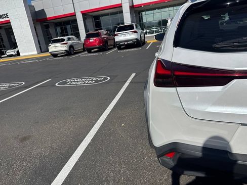 Used 2020 Lexus UX 250h AWD/4WD image 9