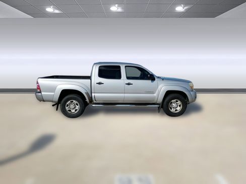 Used 2011 Toyota Tacoma PreRunner image 7