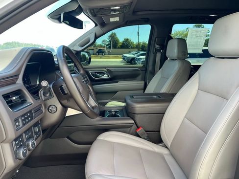 Used 2023 Chevrolet Tahoe Z71 w/ Luxury Package AWD/4WD image 11