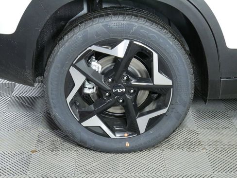 New 2026 Kia Seltos S image 11
