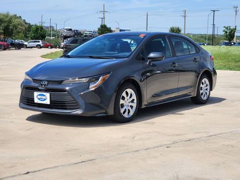 Used 2024 Toyota Corolla LE FWD image 3