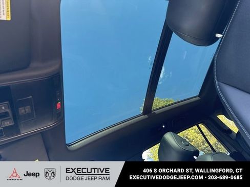 Used 2023 Volkswagen Tiguan SE R-Line AWD/4WD image 15