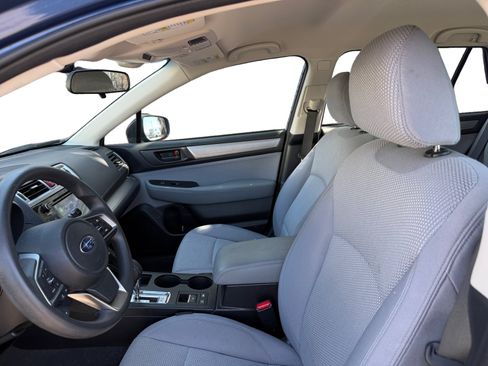 Used 2019 Subaru Outback 2.5i AWD/4WD image 10