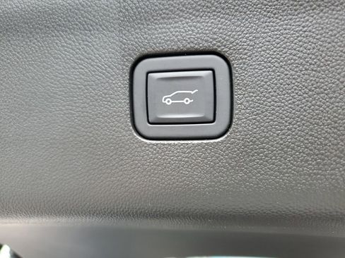 Certified 2024 Buick Enclave Essence w/ Technology Package image 28