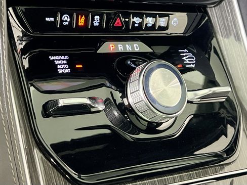 Used 2022 Jeep Wagoneer Series II w/ Convenience Group I image 21