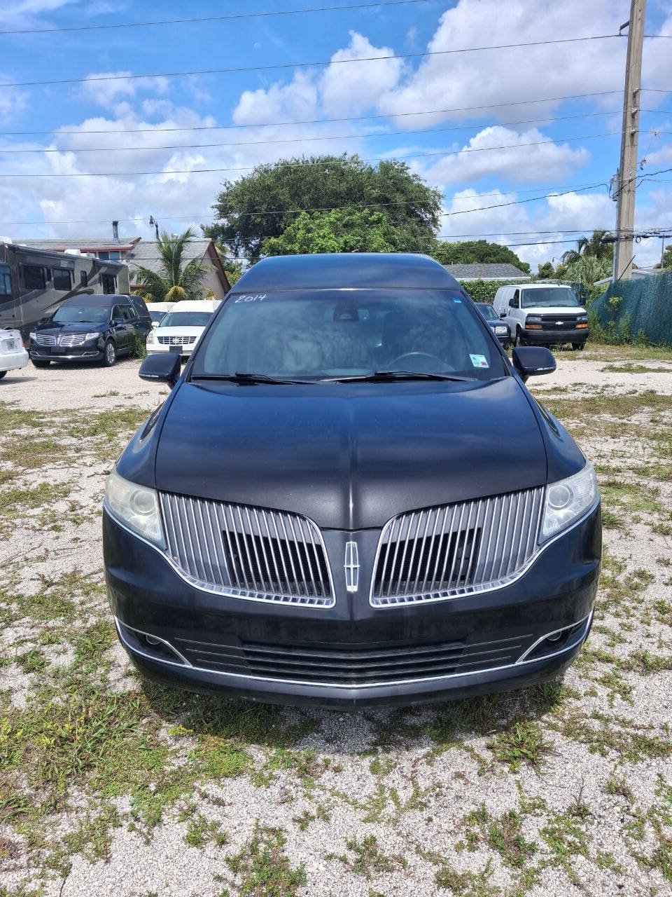 Used 2013 Lincoln MKT AWD image 3