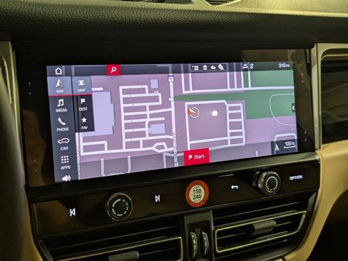 New 2026 Porsche Macan image 33