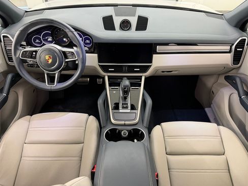 Certified 2023 Porsche Cayenne S AWD/4WD image 15