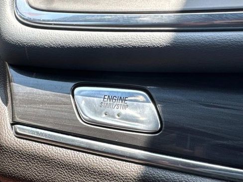Used 2023 Buick Enclave Essence AWD/4WD image 38