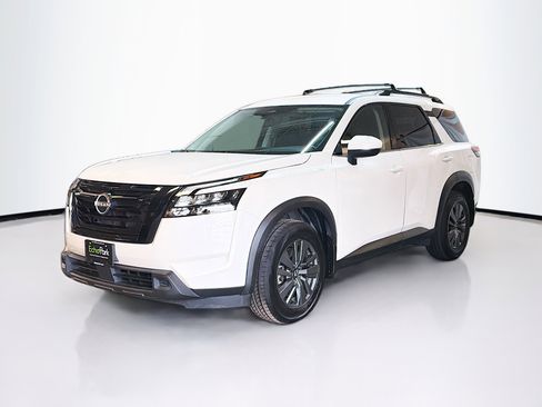 Used 2023 Nissan Pathfinder SV w/ Black Appearance Package AWD/4WD image 3