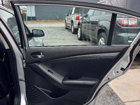 Used 2011 Nissan Altima 2.5 SL w/ Technology Pkg image 17