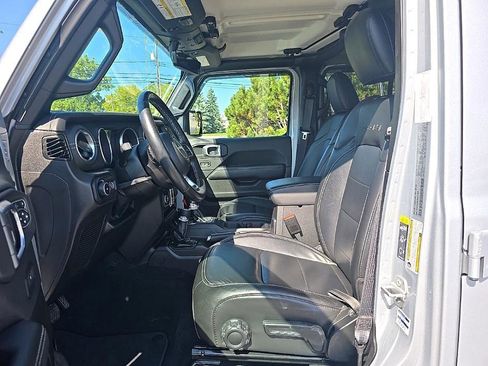Used 2022 Jeep Wrangler Unlimited Sahara w/ Dual Top Group image 10