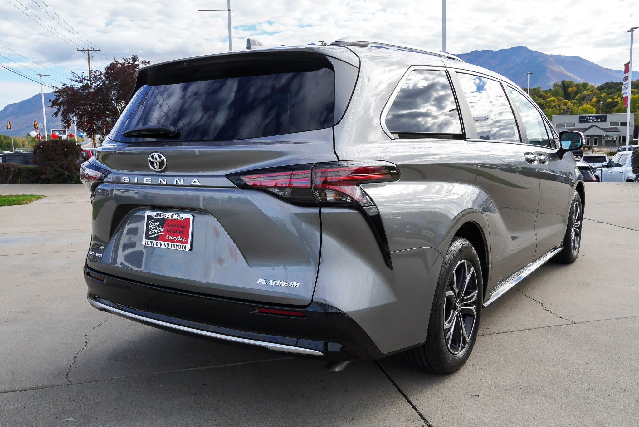 New 2026 Toyota Sienna Platinum AWD/4WD image 8