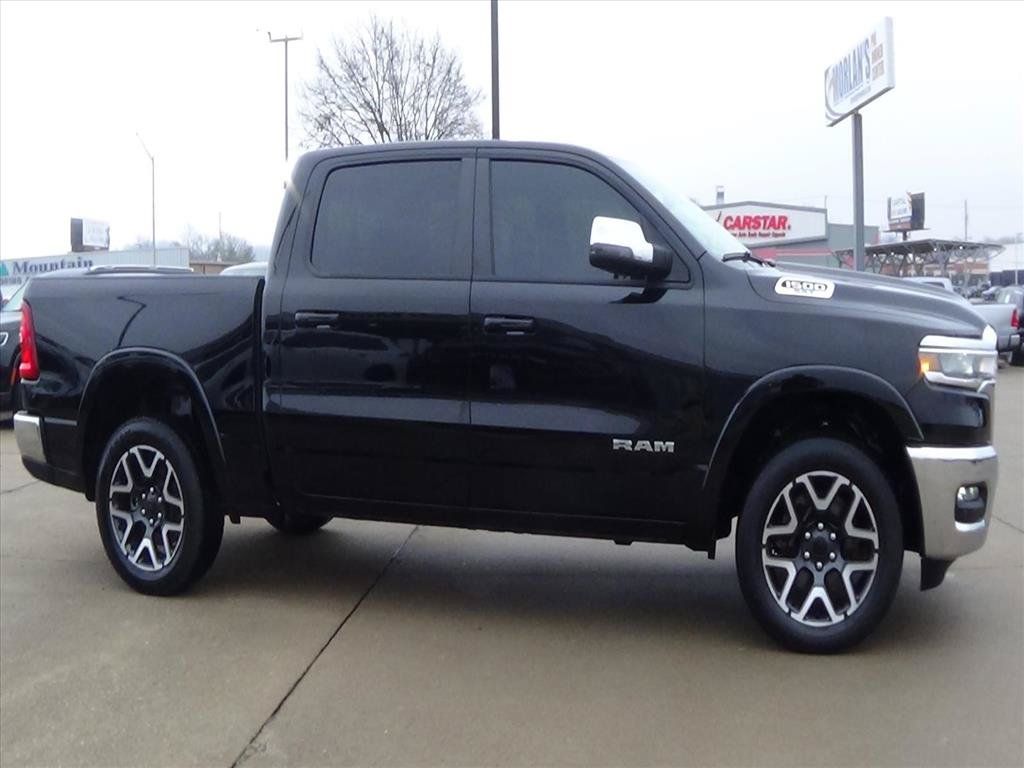 Used 2025 RAM 1500 Laramie AWD/4WD image 5