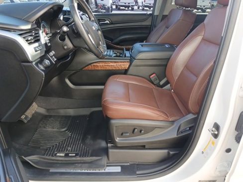 Used 2019 Chevrolet Suburban Premier w/ Premier Plus Edition image 45