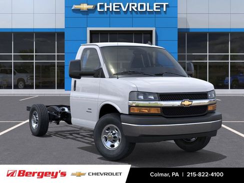 New 2025 Chevrolet Express 3500 w/ Power Convenience Package image 9