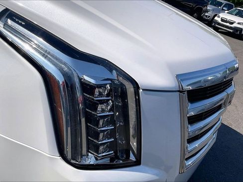 Used 2020 Cadillac Escalade Luxury RWD image 34