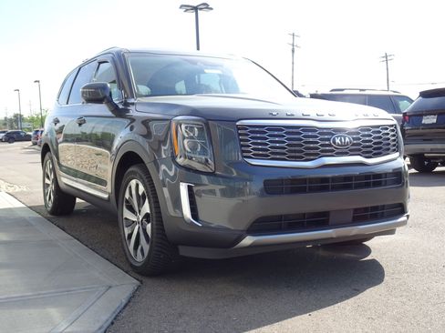 Used 2021 Kia Telluride EX w/ EX Premium Package image 6
