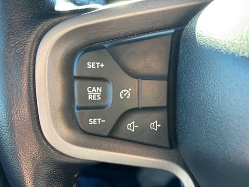 Used 2023 Ford Bronco Badlands image 15