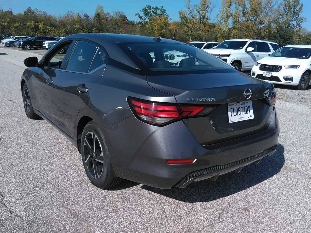 Used 2024 Nissan Sentra SV FWD image 4