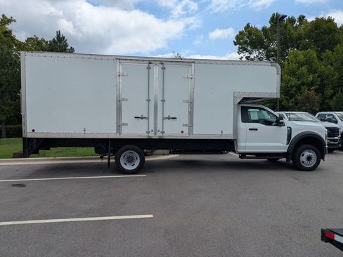 Used 2024 Ford F550 2WD Regular Cab Super Duty w/ XL Chrome Package image 3