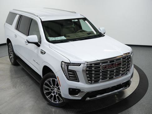 New 2026 GMC Yukon XL Denali image 35