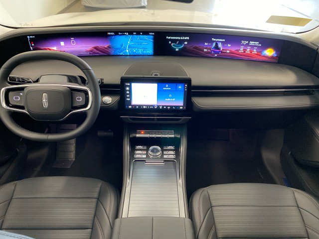 New 2026 Lincoln Nautilus Reserve AWD/4WD image 10