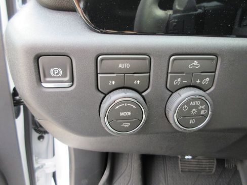 New 2026 Chevrolet Silverado 1500 RST w/ Convenience Package II AWD/4WD image 24