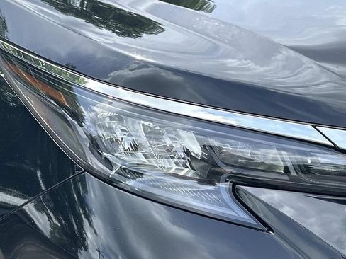 Used 2026 Toyota Sienna LE FWD image 10