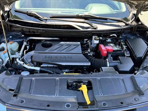 Used 2024 Nissan Rogue SV FWD image 32