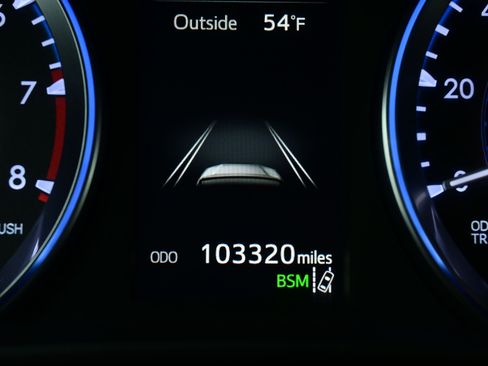 Used 2017 Toyota Highlander XLE image 27