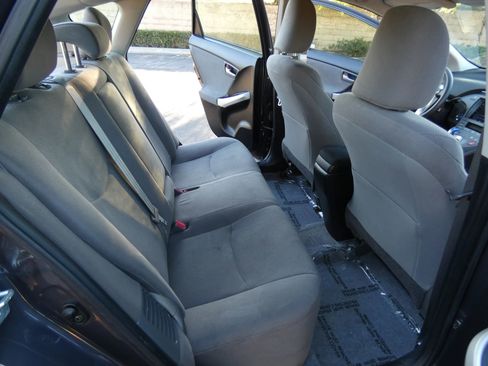 Used 2015 Toyota Prius Two image 33