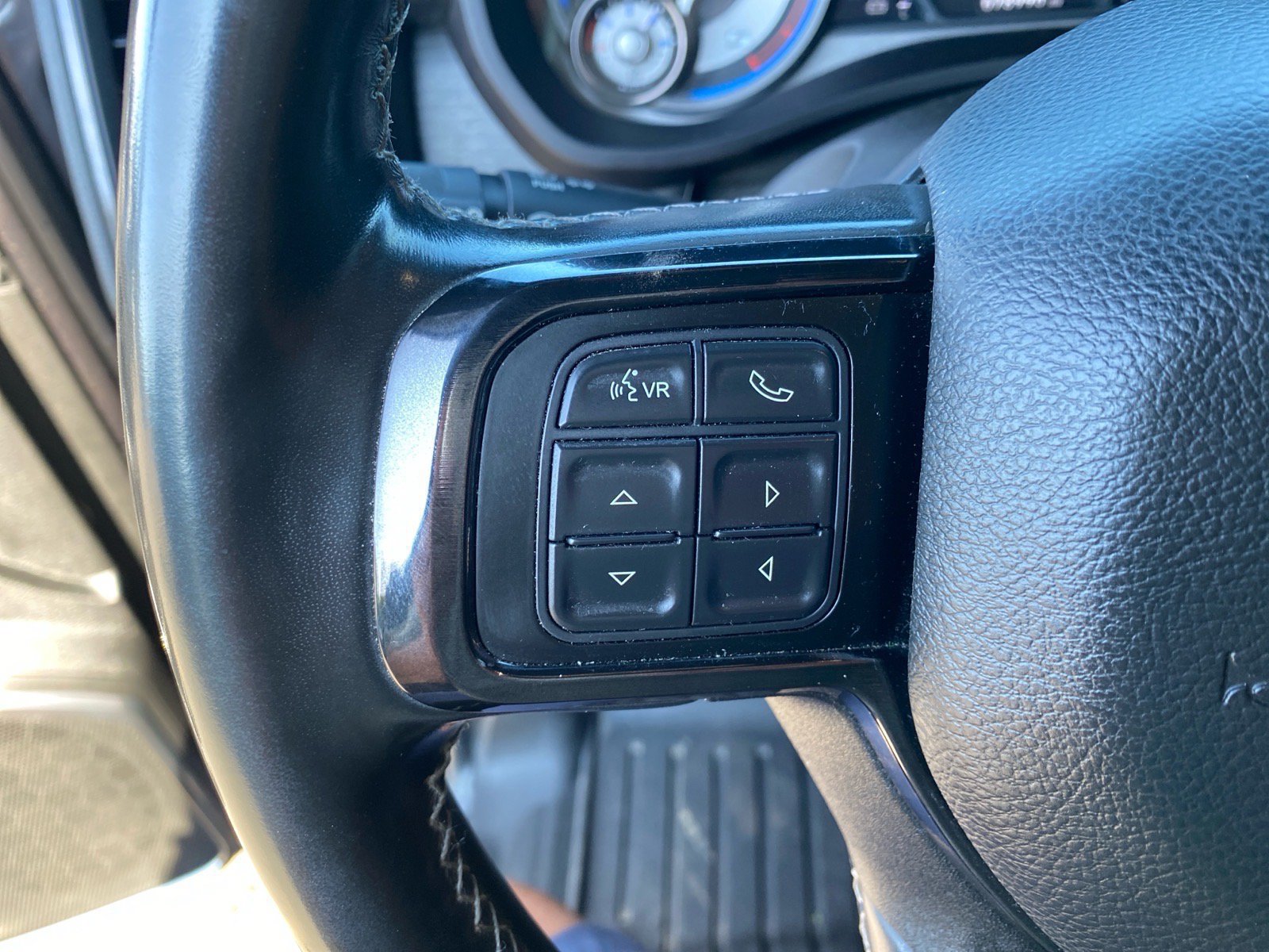 Used 2022 RAM 2500 Limited w/ Night Edition AWD/4WD image 18